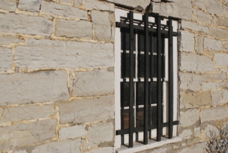 false arrest and malicious prosecution claims